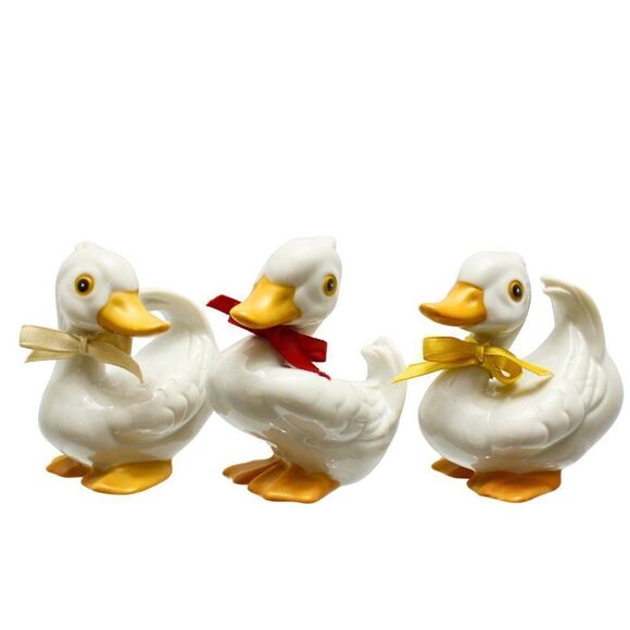 Vintage Duckling Figurines White Porcelain Set of 3 w/bows Cottagecore Kitsch - Picture 3 of 5